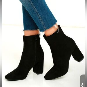 Steve Madden Black Suede Booties (8.5)